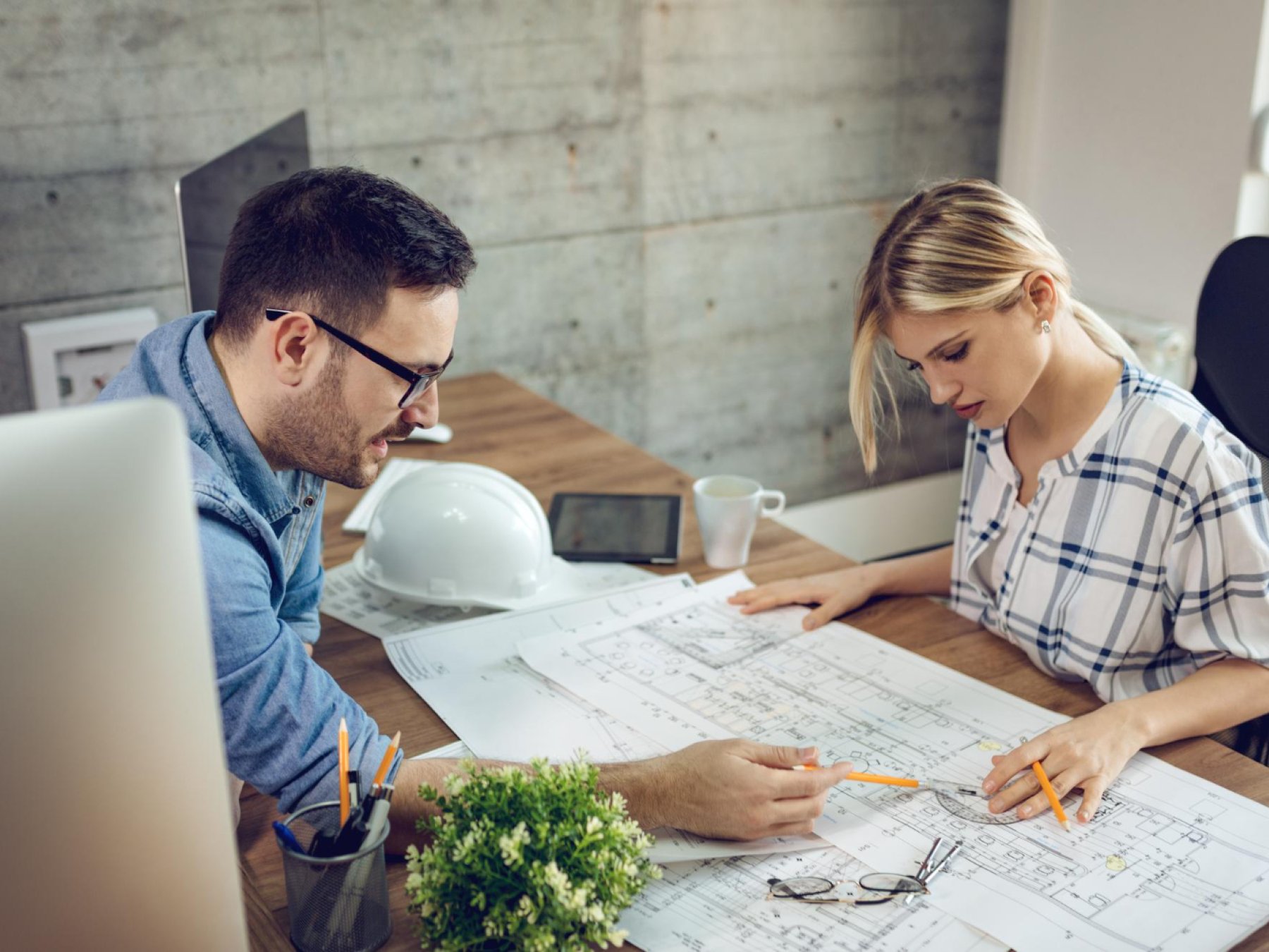 Rękojmia a gwarancja od dewelopera – poznaj swoje prawa po odbiorze kluczy